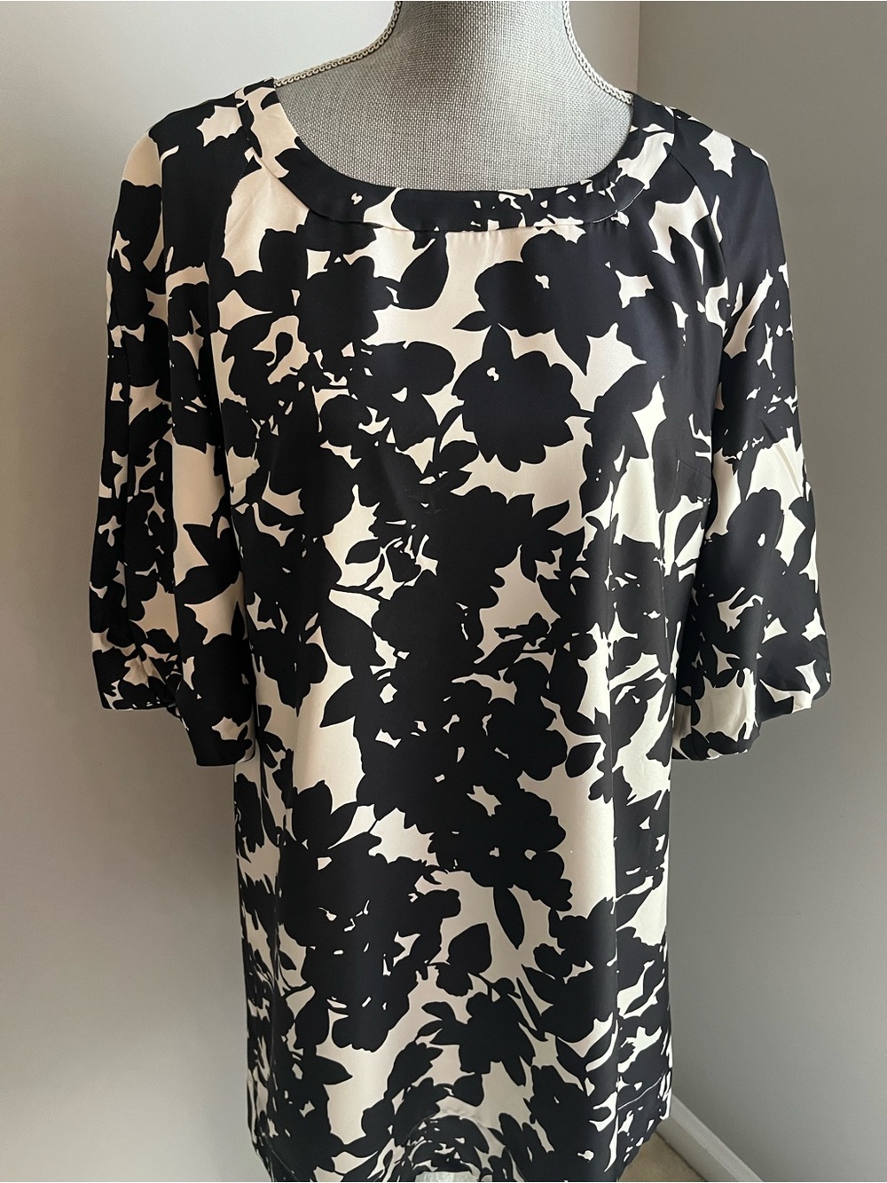 Banana Republic Black and White Floral Dress - Picture 2 of 5